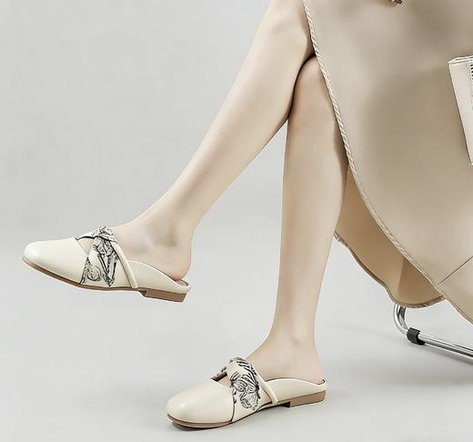 【妮悦怡  法式半拖单鞋】35-40码，PU材质，上脚轻盈不磨脚，防滑耐磨鞋底，春夏的百搭小单鞋~ 商品图1