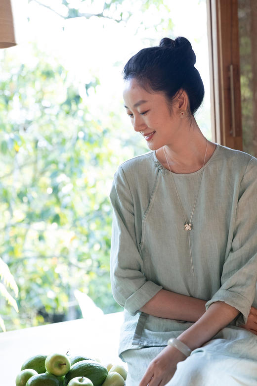 牧衣游原创 净色汉麻衬衫女新款轻薄柔软极简斜襟中式风衬衣 苍桧 商品图5