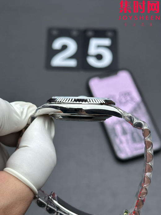 EWS劳力士星期日历型系列 冰蓝T钻 日志40mm
款式：男士腕表 商品图3