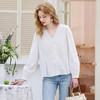 西遇法式v领2026春新款轻薄褶皱全棉贴花边泡泡袖上衣长袖女衬衫H0060195 商品缩略图3