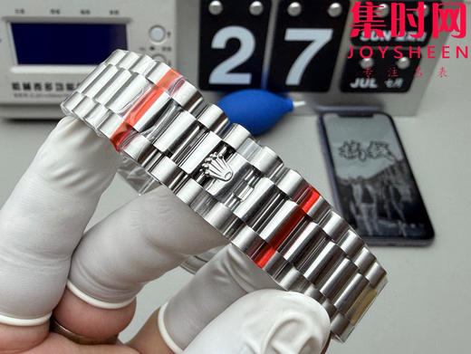 EWS劳力士星期日历型系列 冰蓝T钻 T钻方钻圈 日志40mm
款式：男士腕表 商品图5