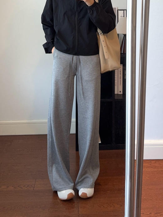 2026春款lulu同款升级款阔裤 裤子采用空气层面料,追求一种恰到好处的宽松度和流畅的垂坠感 商品图10