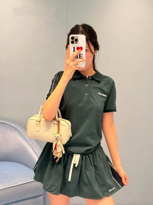 【非质量问题不退换】MiuMiu 26早春新款短袖 / 短裙（XHH） 商品图8