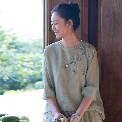牧衣游原创 丝棉手工刺绣小衫女新款古朴禅意七分袖圆领上衣 素笺 商品图0