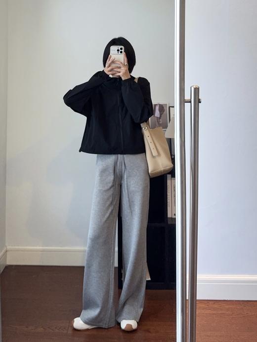 2026春款lulu同款升级款阔裤 裤子采用空气层面料,追求一种恰到好处的宽松度和流畅的垂坠感 商品图12