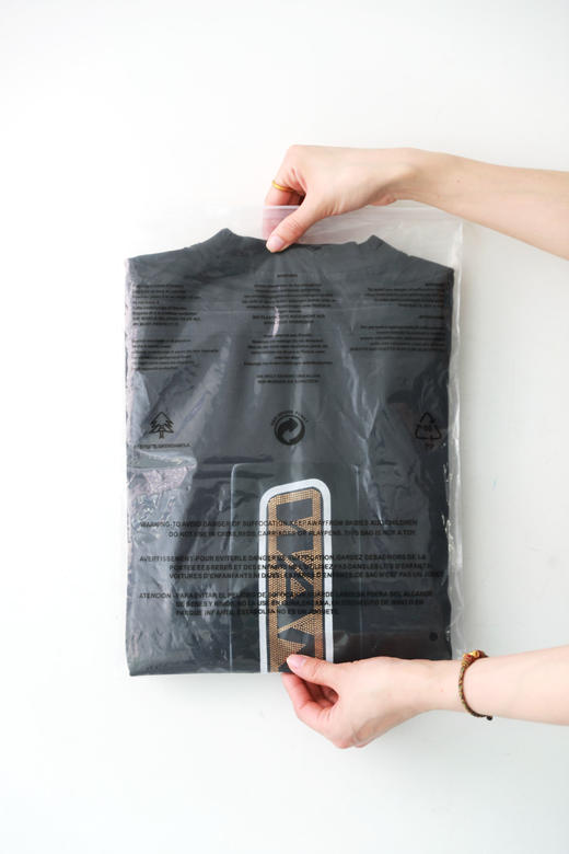 闪钻闪钻，烫金高锭大主tee。摩登氛围感圆领情侣短袖t恤E032188 商品图10