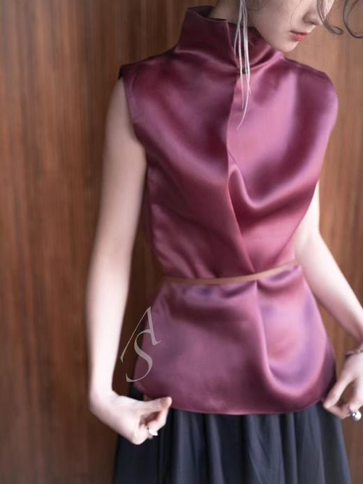 Mark Kenly Domino Tan 26PS 莓果色tasha高领无袖上衣 商品图2