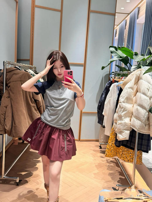 【非质量问题不退换】MiuMiu 26早春新款短袖（XHH） 商品图1