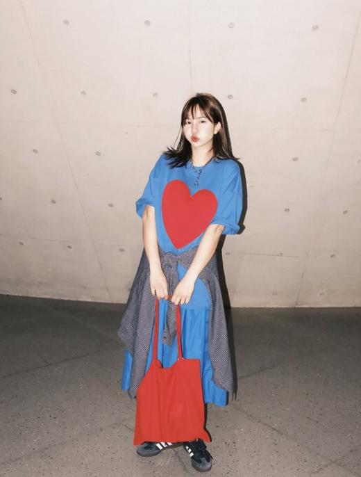 3.21新爱心长袖T恤，不退可换色～ 商品图1