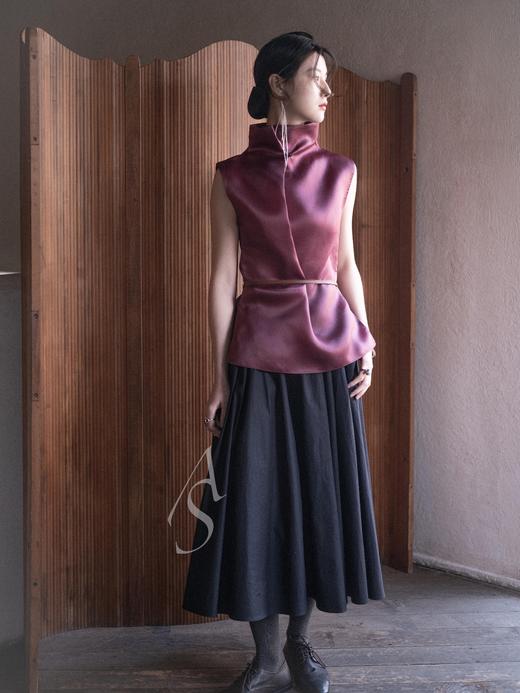 Mark Kenly Domino Tan 26PS 莓果色tasha高领无袖上衣 商品图0