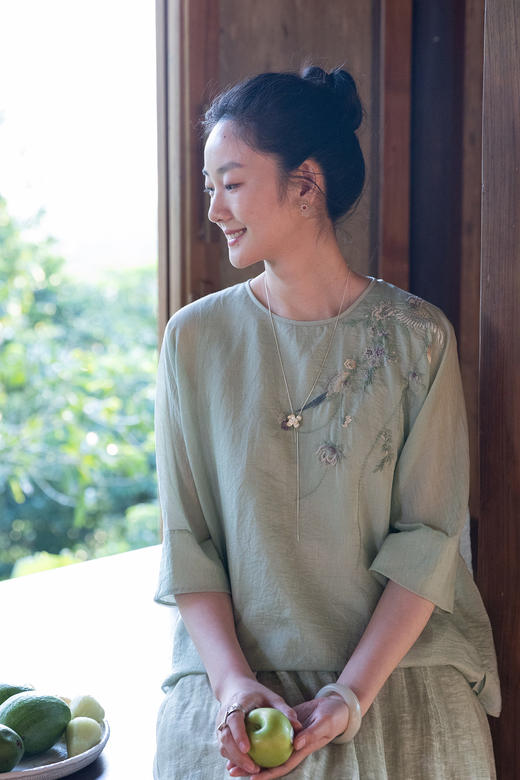 牧衣游原创 丝棉手工刺绣小衫女新款古朴禅意七分袖圆领上衣 素笺 商品图5