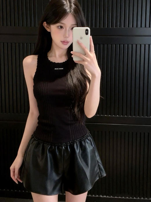 【非质量问题不退换】MiuMiu 26早春新款背心 两色（XHH） 商品图5