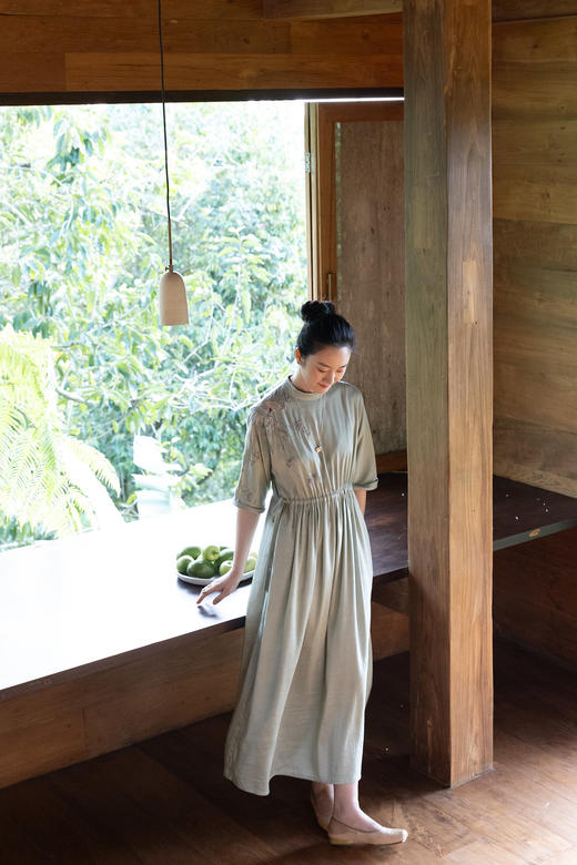 牧衣游原创 22姆米重磅双宫绸重工手绣连衣裙桑蚕丝气质长裙 眠思 商品图5