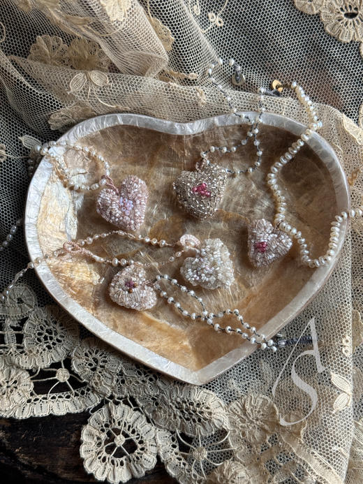 Antomoon 26SS 手工古董珠绣心型挂坠手链 商品图0