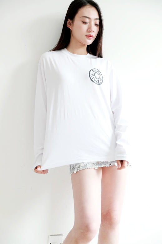 胸口字母长袖tee，水洗做旧工艺。美式复古基础套头式上衣E032168 商品图10