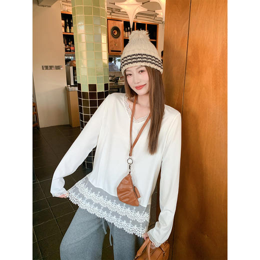 <曾小咸推荐>3.23现货秒杀 ！微信超特价！韩系v领蕾丝花边长袖T 日常149.99 立减80 秒杀69.99！！ 商品图1