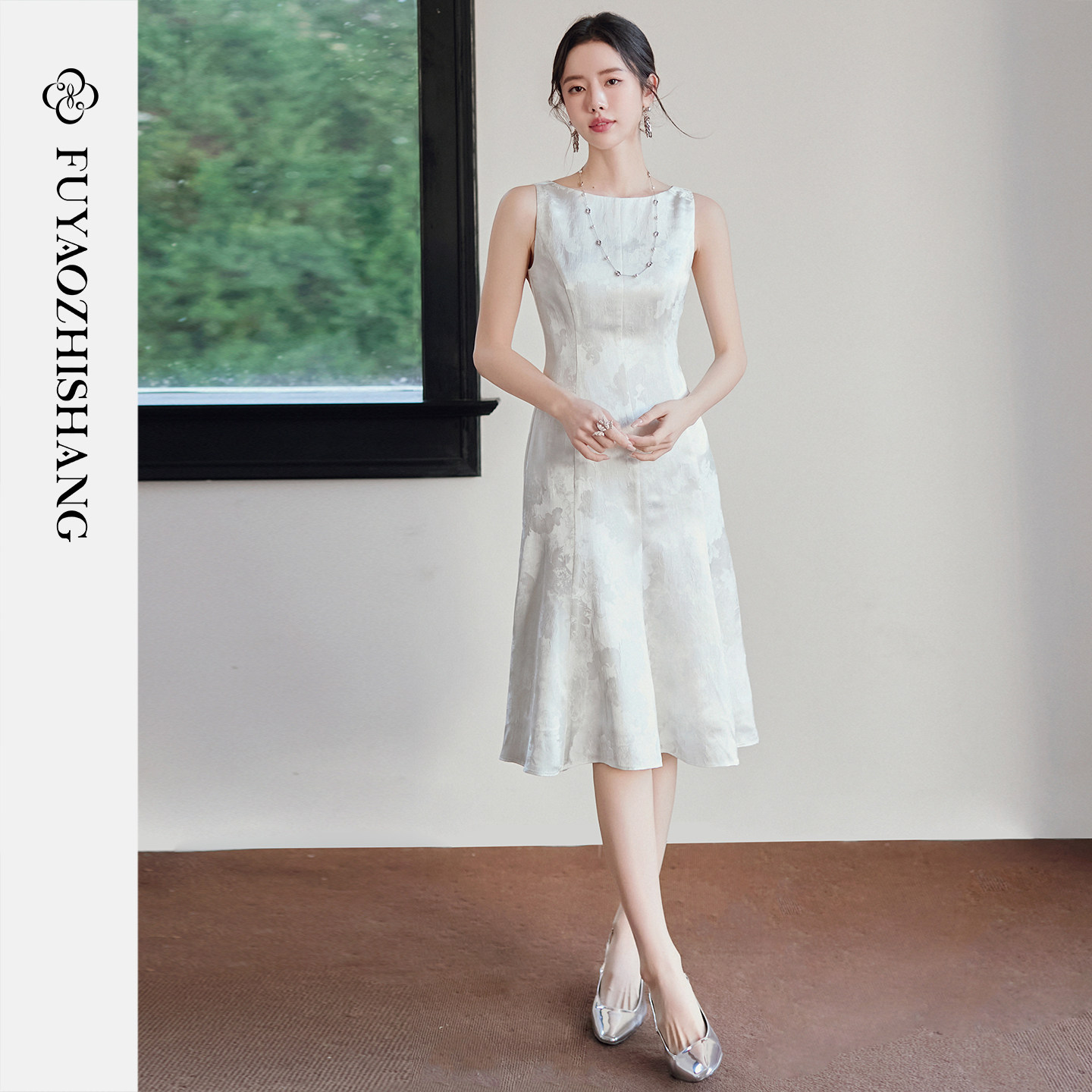 FUYAO扶摇直上 素雅白色无袖连衣裙女老钱风背心裙轻奢提花中长裙