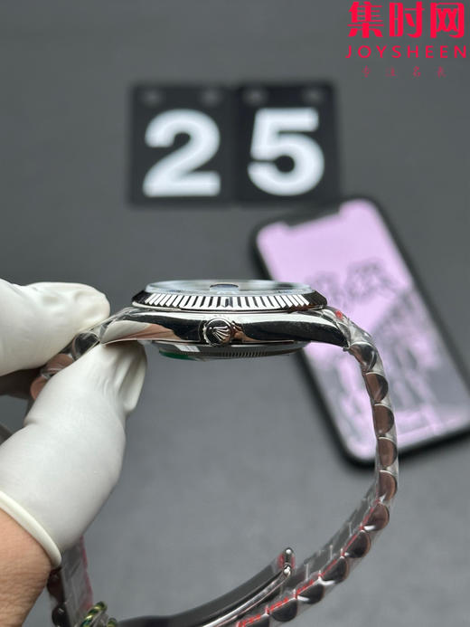 EWS劳力士星期日历型系列 冰蓝T钻 日志40mm
款式：男士腕表 商品图2