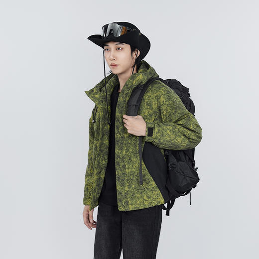 【新品上新】HX 冬季短款带帽棉服休闲醒目S112544258101 商品图1