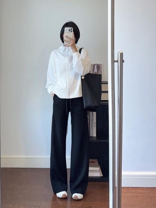 2026春款lulu同款升级款阔裤 裤子采用空气层面料,追求一种恰到好处的宽松度和流畅的垂坠感 商品图13