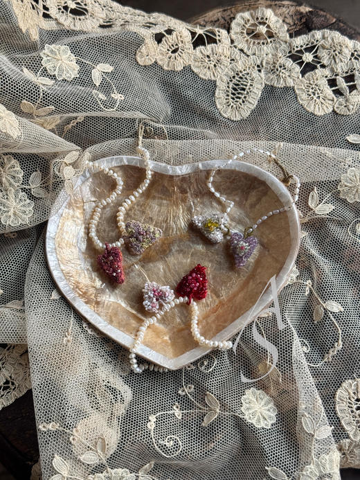 Antomoon 26SS 手工古董珠绣双心型挂坠手链 商品图0