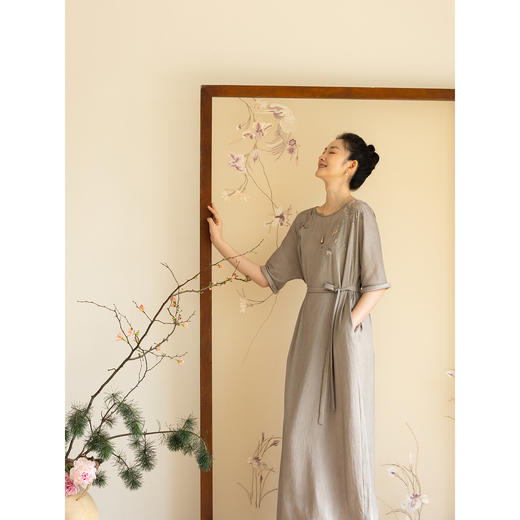 牧衣游原创 22姆米重磅双宫绸手工刺绣桑蚕丝旗袍复古中式风 孤岑 商品图2