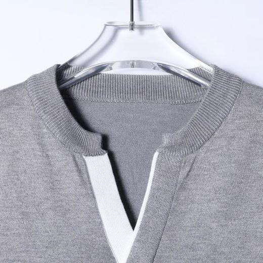 M187SDSA男装2026新款高贵轻奢韩版百搭撞色V领短袖T恤简约休闲上衣 商品图2