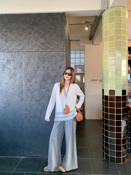 <曾小咸推荐>3.23现货秒杀 ！微信超特价！韩系v领蕾丝花边长袖T 日常149.99 立减80 秒杀69.99！！ 商品图8