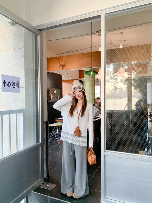 <曾小咸推荐>3.23现货秒杀 ！微信超特价！韩系v领蕾丝花边长袖T 日常149.99 立减80 秒杀69.99！！ 商品图9