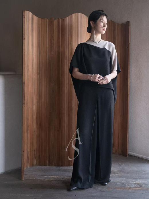 Mark Kenly Domino Tan 26PS 黑沙拼色/沙色belinda绉纱一片式上衣 商品图1