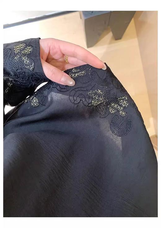 国风新中式重工人丝炒色刺绣珠片马甲＋小衫 商品图13