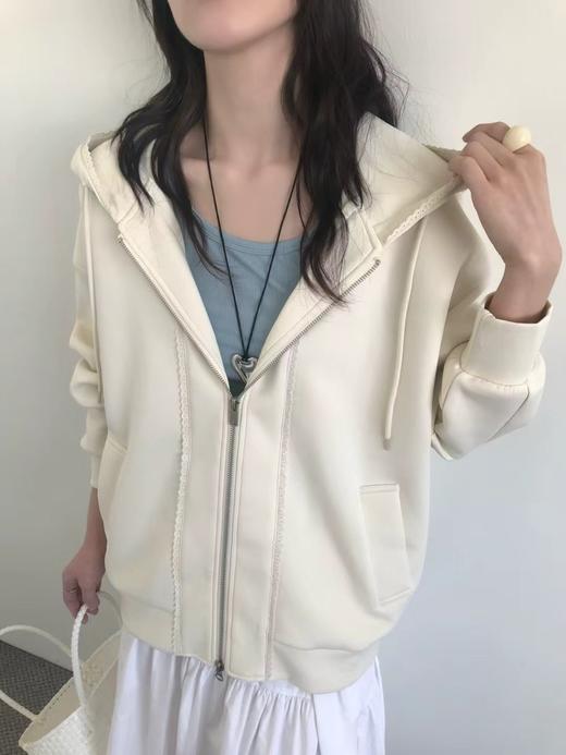 老米优品🎈3-5天！韩代同款。品质nice~《蕾丝花边太空棉卫衣外套》宽松连帽设计，慵懒少女感拉满~ WT260322A 商品图4