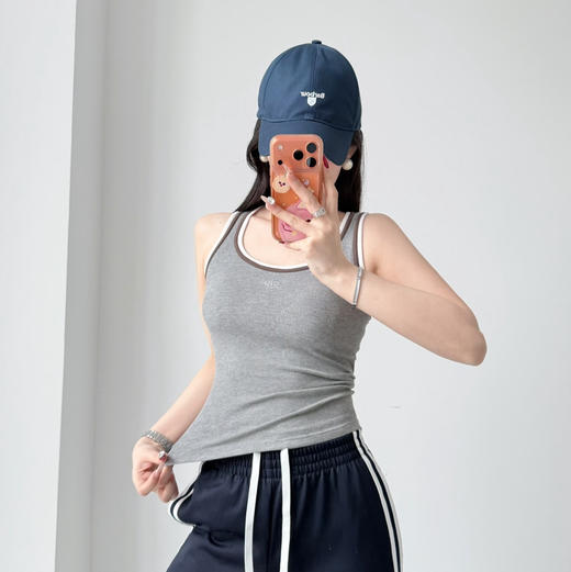 alo春季新款一体式带杯背心031114 商品图8