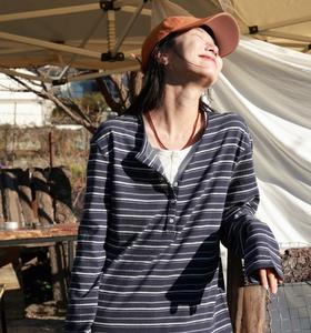老米优品🎈预售7天！超显瘦！软fufu的春日触感~《假两件设计感半开襟条纹TEE》春天的松弛感，一件条纹T就够了🌿T260322A