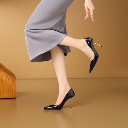 【预售5天】红底高跟鞋女气质高级不累脚春新款尖头真皮女细跟浅口单鞋CX&A072-4 商品图5