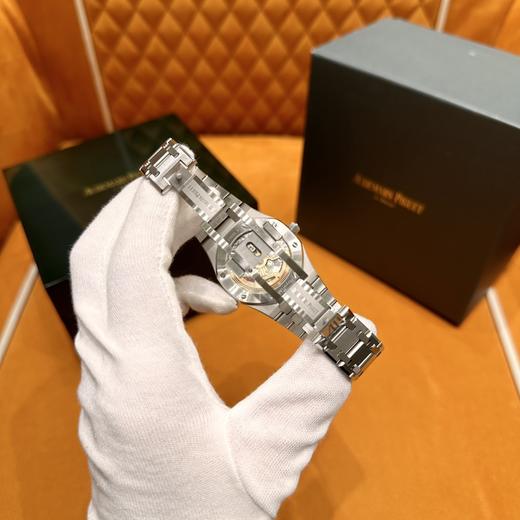 皇家橡树系列 腕表 采用原版爱彼Cal.2121一体复刻机芯尺寸:39X8.1mm 商品图7