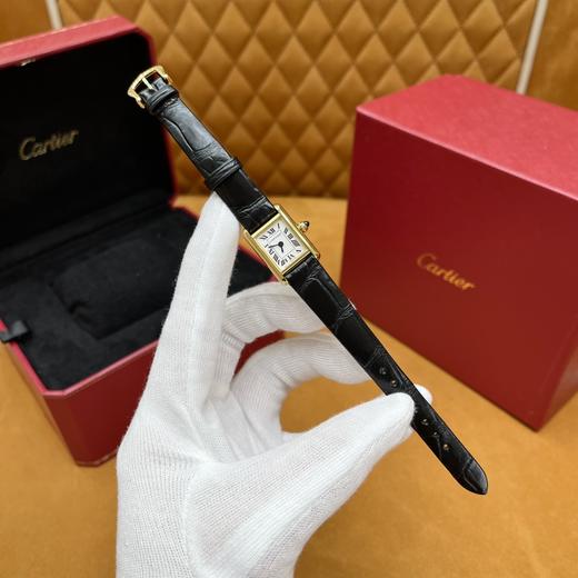 卡地亚 坦克系列W5200002 采用瑞士进口超薄石英机芯 腕表 18K黄金表壳尺寸：31x24.4mm 商品图1