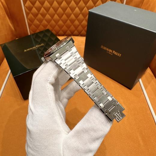 皇家橡树系列 腕表 采用原版爱彼Cal.2121一体复刻机芯尺寸:39X8.1mm 商品图5