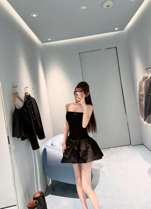 【非质量问题不退换】MiuMiu 26早春新款连衣裙（XHH） 商品图3