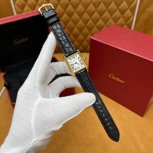 卡地亚 坦克系列W5200002 采用瑞士进口超薄石英机芯 腕表 18K黄金表壳尺寸：31x24.4mm 商品图5