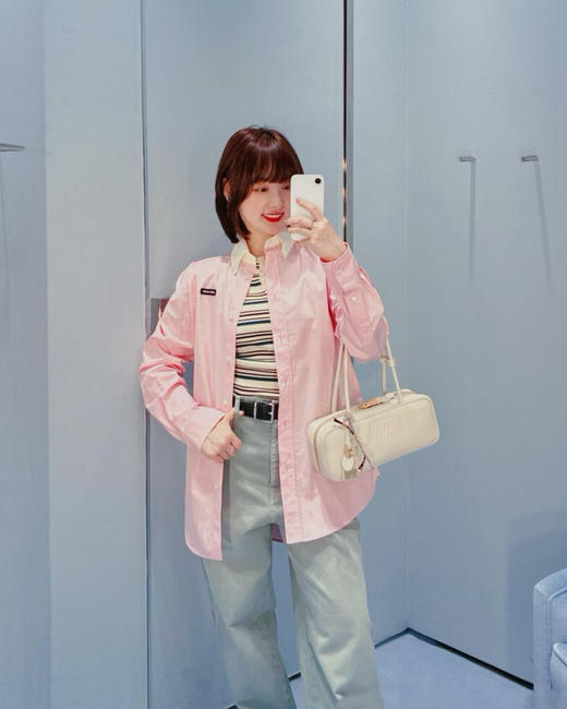 【非质量问题不退换】MiuMiu 26早春新款衬衫（XHH） 商品图3