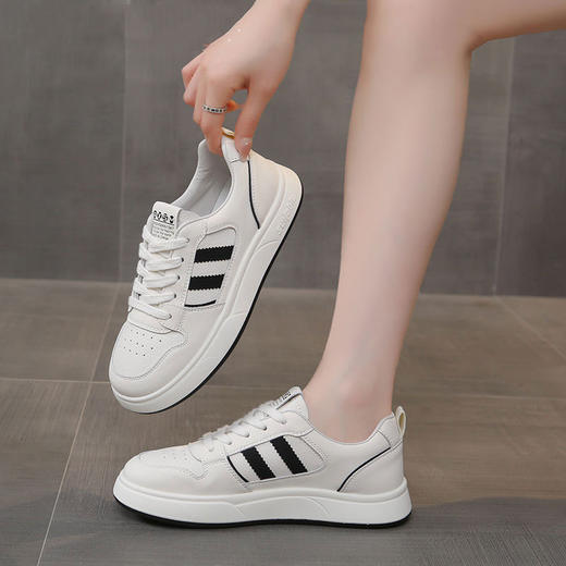 头层牛皮 真皮小白鞋子女款 春夏新款平底女鞋休闲运动板鞋 商品图3