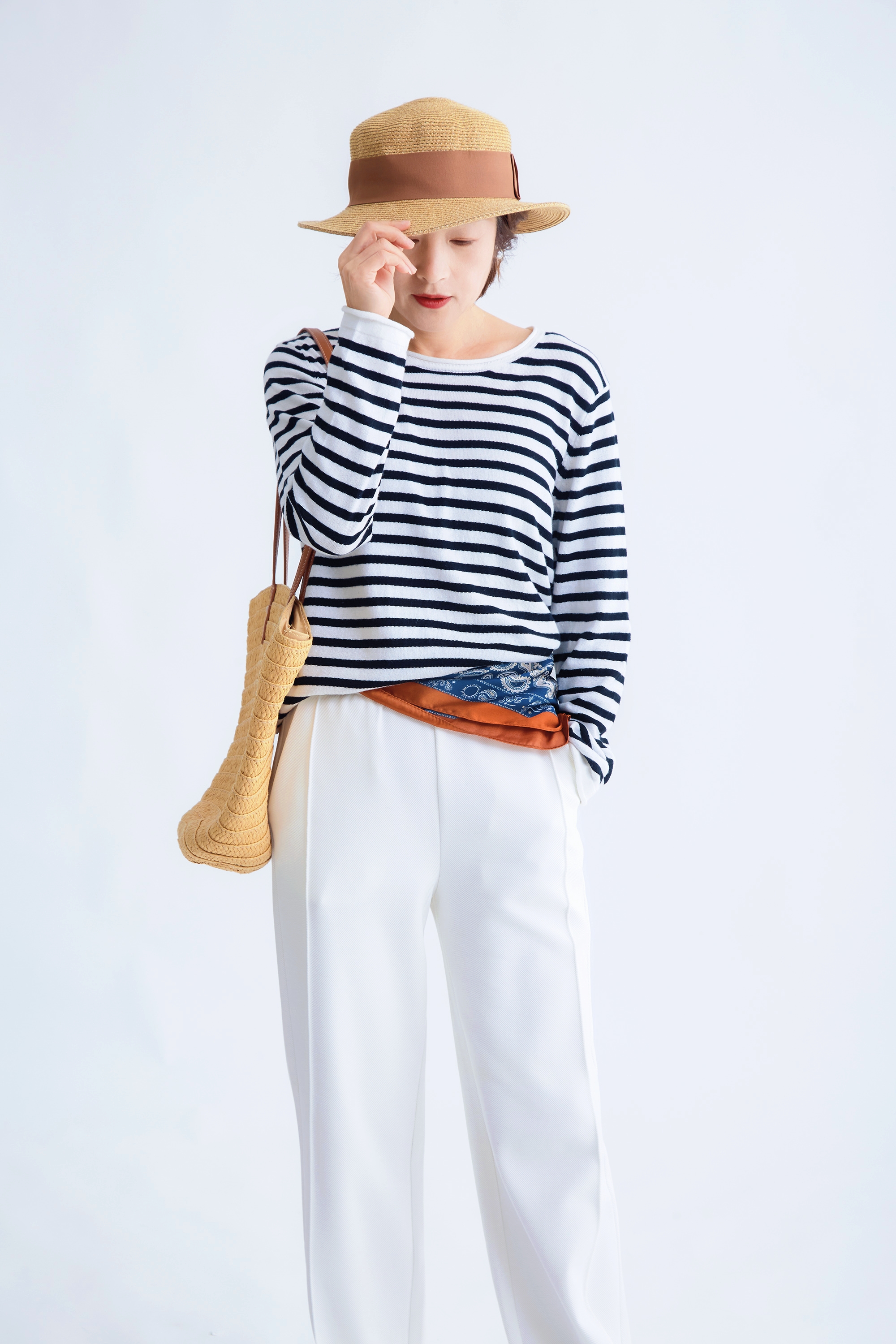 圆领条纹卷边针织衫