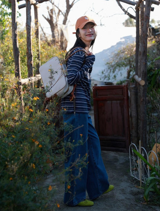 老米优品🎈预售7天！超显瘦！软fufu的春日触感~《假两件设计感半开襟条纹TEE》春天的松弛感，一件条纹T就够了🌿T260322A 商品图2