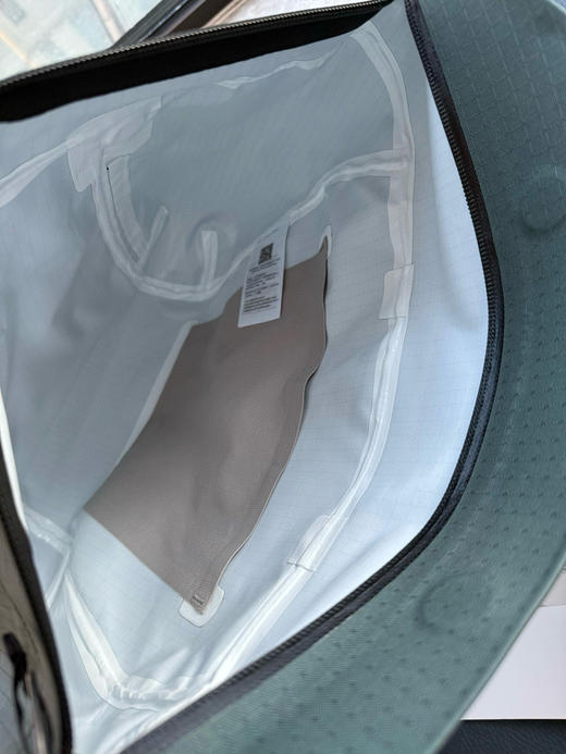 信封邮差来啦～等太久了吧，通勤或者旅游无敌，空间可以放下12.9寸的ipad 商品图8