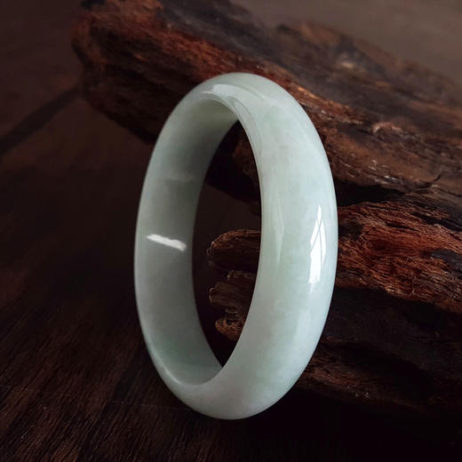 【天然正品】A货翡翠天然无纹裂糯种青白底56号翡翠贵妃手镯120326NJM13 商品图6