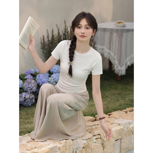 鹿向南「浅屿轻吟」白色收腰显瘦短袖T恤女夏季新款气质针织上衣 商品图4