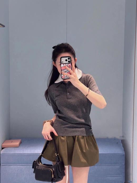 【非质量问题不退换】MiuMiu 26早春新款短袖（XHH） 商品图3