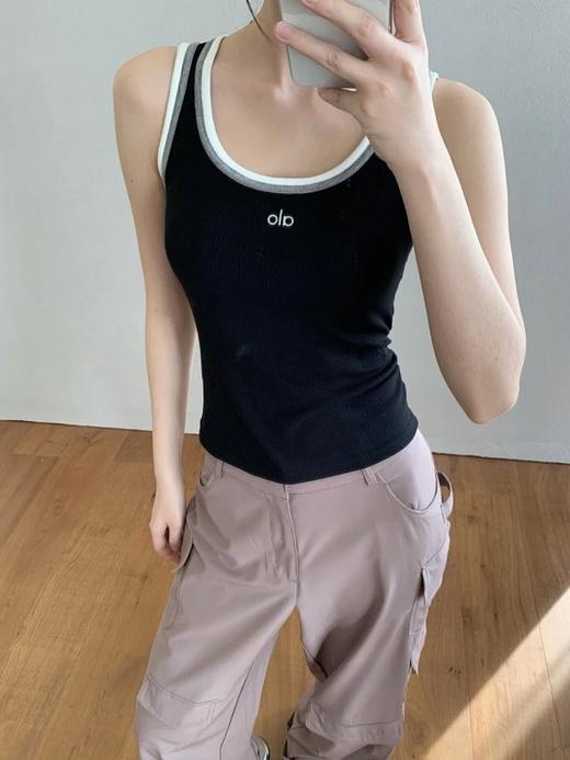 一店z 健身瑜伽必备！𝐚𝐥𝐨一体式无骨拼接背心带胸垫免穿文胸 商品图5