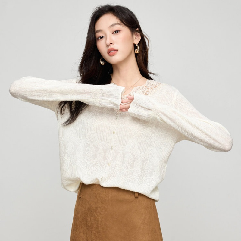 佐姿莎 蕾丝花边/提花钉珠针织衫合集  V 领设计 蕾丝花边/提花钉珠点缀 软柔滑糯 云朵般触感 温柔优雅